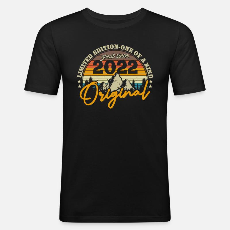 Retro Geschenkidee 2022 - Männer Slim Fit T-Shirt - Schwarz