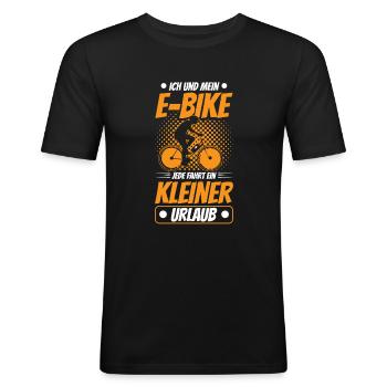 E-Bike Urlaub - Ich und mein E-Bike - Männer Slim Fit T-Shirt - Schwarz - Vorne - Nik (191cm)