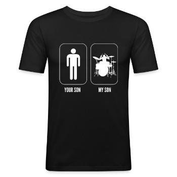 Your Son My Son Schlagzeugspieler - Männer Slim Fit T-Shirt - Schwarz - Vorne - Nik (191cm)