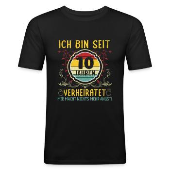 10 Jahre Verheiratet Hochzeitstag - Männer Slim Fit T-Shirt - Schwarz - Vorne - Nik (191cm)