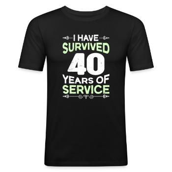 40 Jahre Arbeit Dienstjubiläum 40 Jahre - Männer Slim Fit T-Shirt - Schwarz - Vorne - Nik (191cm)
