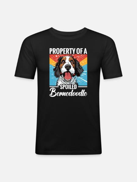 Propriété d’un Bernedoodle gâté - T-shirt près du corps Homme - noir