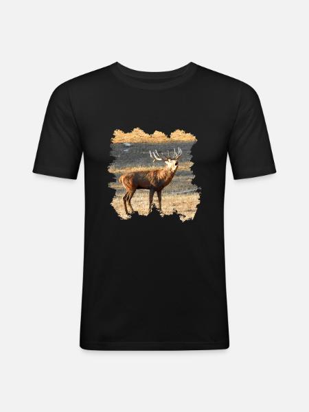 Ein röhrender Hirsch im Spätherbst - Männer Slim Fit T-Shirt - Schwarz