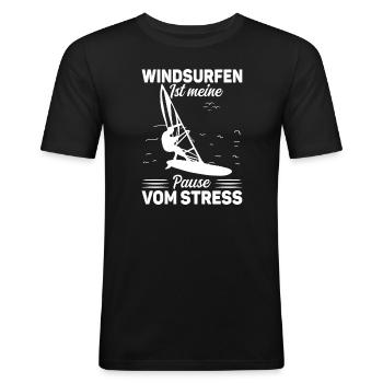 Windsurfen ist meine Pause vom Stress Windsurfer - Männer Slim Fit T-Shirt - Schwarz - Vorne - Nik (191cm)