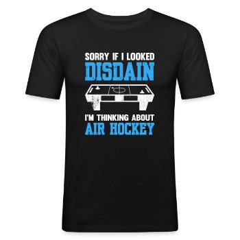 I'm Thinking About Air Hockey - Männer Slim Fit T-Shirt - Schwarz - Vorne - Nik (191cm)