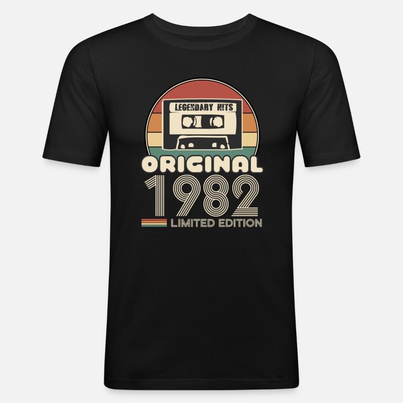 1982 - Männer Slim Fit T-Shirt - Schwarz