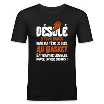 "Je suis au basket" - T-shirt près du corps Homme - noir - Devant - Nik (191cm)
