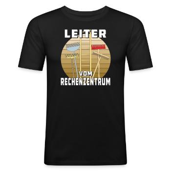 LEITER VOM RECHENZENTRUM - Männer Slim Fit T-Shirt - Schwarz - Vorne - Nik (191cm)