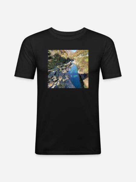 Verzasca - Männer Slim Fit T-Shirt - Schwarz