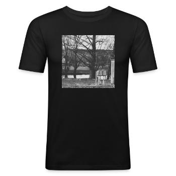 inbound8443706110227535001 - Männer Slim Fit T-Shirt - Schwarz - Vorne - Nik (191cm)