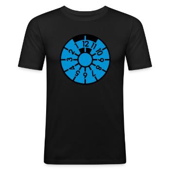 Badge TÜV, teinture et rotatif - T-shirt près du corps Homme - noir - Devant - Nik (191cm)