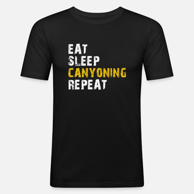 Schlaf Canyoning essen - Männer Slim Fit T-Shirt - Schwarz