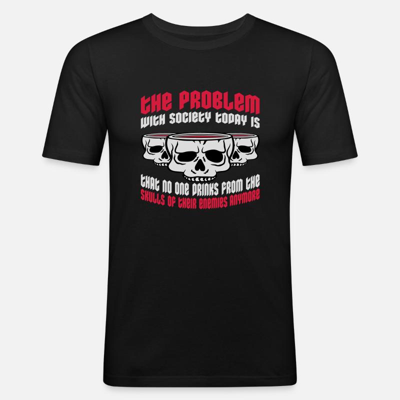 drinks from enemies skulls - Männer Slim Fit T-Shirt - Schwarz