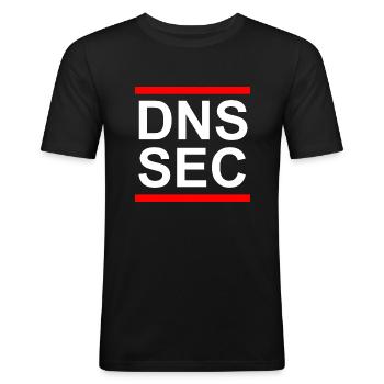DNS SEC (DNSSEC) dans le style FCK (blanc) - T-shirt près du corps Homme - noir - Devant - Nik (191cm)