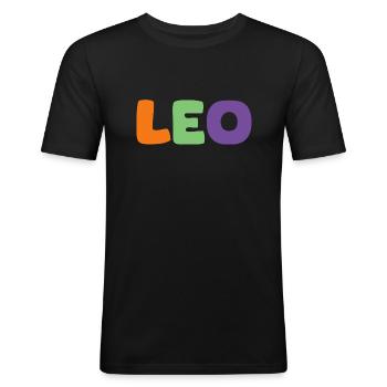 Name - Leo - Männer Slim Fit T-Shirt - Schwarz - Vorne - Nik (191cm)
