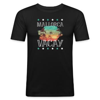 Mallorca Urlaub - Männer Slim Fit T-Shirt - Schwarz - Vorne - Nik (191cm)