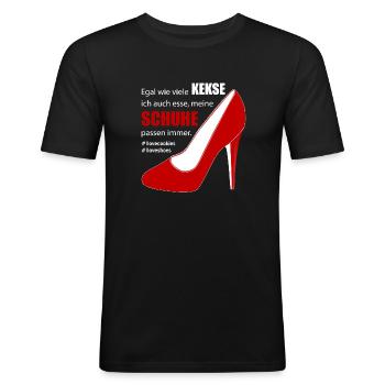Der Schuh passt perfekt - Männer Slim Fit T-Shirt - Schwarz - Vorne - Nik (191cm)