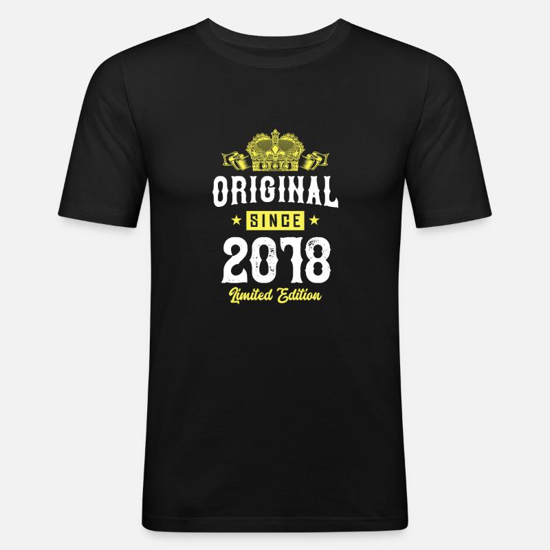 2018 limited edition - Männer Slim Fit T-Shirt - Schwarz