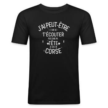 Dans ma Tête je suis en Corse - T-shirt près du corps Homme - noir - Devant - Nik (191cm)