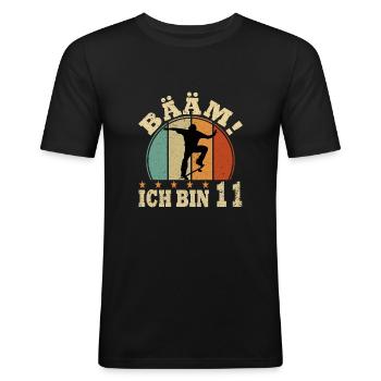 Ich bin 11 Jahre Skateboard 11. Geburtstag - Männer Slim Fit T-Shirt - Schwarz - Vorne - Nik (191cm)