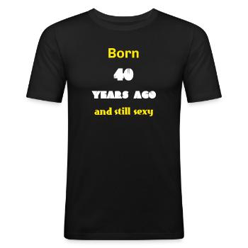 40. Geburtstag Design Spruch Shirt Grafik digital  - Männer Slim Fit T-Shirt - Schwarz - Vorne - Nik (191cm)