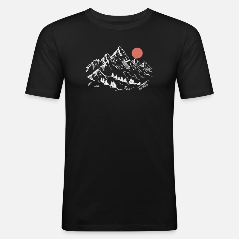 Schneebedeckte Gipfel unter roter Sonne - Männer Slim Fit T-Shirt - Schwarz