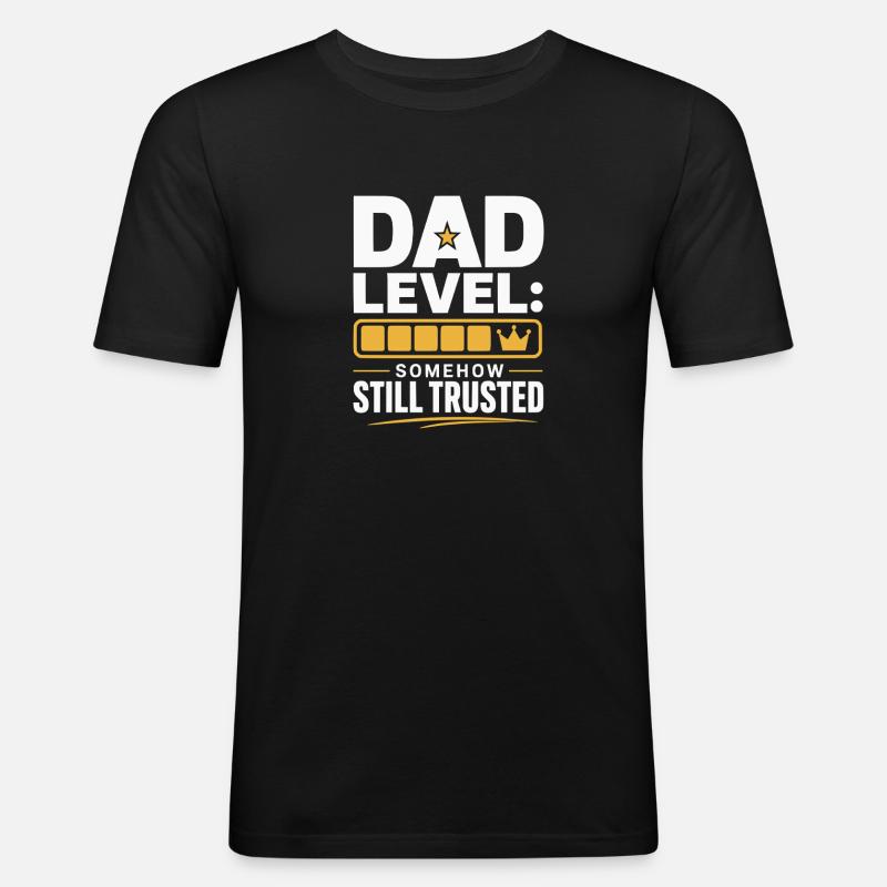 Dad Level: Immer noch vertraut - Männer Slim Fit T-Shirt - Schwarz