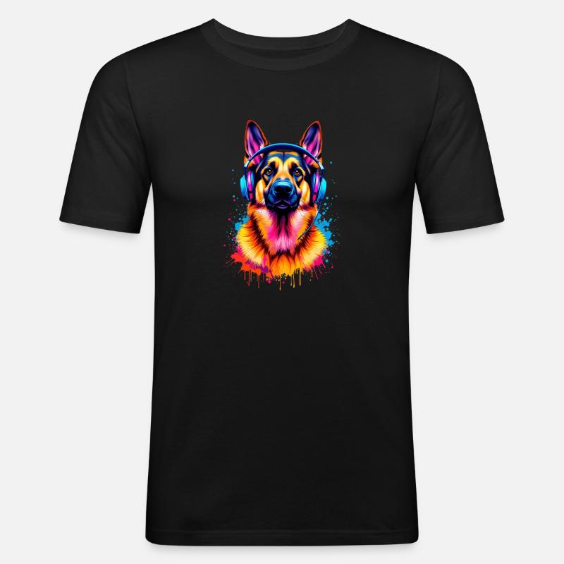Deutscher Schäferhund mit Kopfhörern - Männer Slim Fit T-Shirt - Schwarz