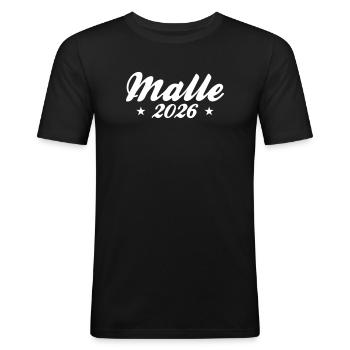 Malle 2026 - Männer Slim Fit T-Shirt - Schwarz - Vorne - Nik (191cm)