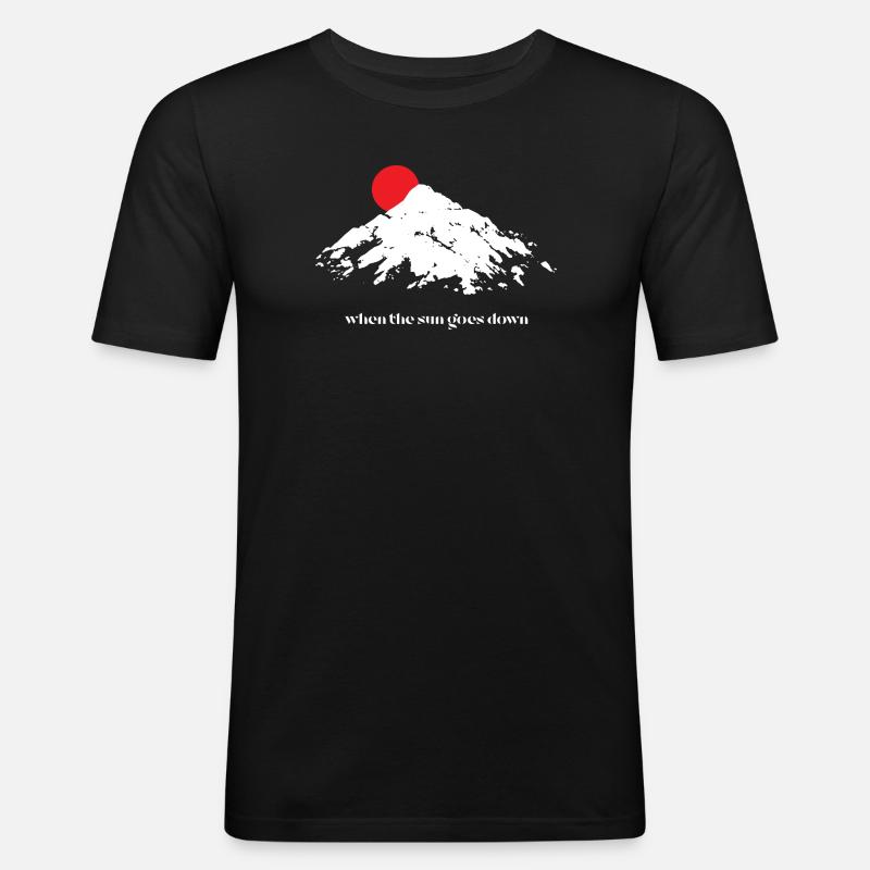 Berglandschaft im Abendrot - Männer Slim Fit T-Shirt - Schwarz