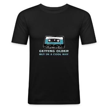 Retro Kassette - Männer Slim Fit T-Shirt - Schwarz - Vorne - Nik (191cm)