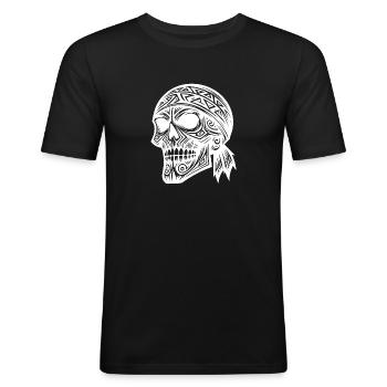 Piratenkostüm Wilder Schädel Tribal Tattoo Style - Männer Slim Fit T-Shirt - Schwarz - Vorne - Nik (191cm)