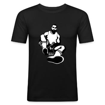 SNEAKER BUTCH - Männer Slim Fit T-Shirt - Schwarz - Vorne - Nik (191cm)