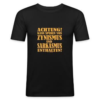 Kann Spuren von Zynismus und Sarkasmus enthalten - Männer Slim Fit T-Shirt - Schwarz - Vorne - Nik (191cm)