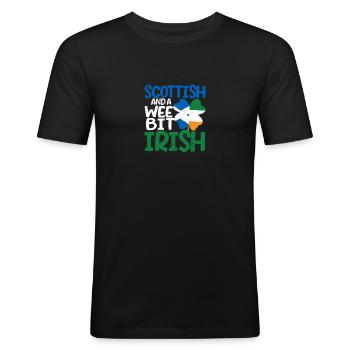 Des racines écossaises et un peu irlandaises - T-shirt près du corps Homme - noir - Devant - Nik (191cm)
