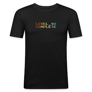 40 Jahre - 40. Geburtstag Level 40 Complete - Männer Slim Fit T-Shirt - Schwarz - Vorne - Nik (191cm)