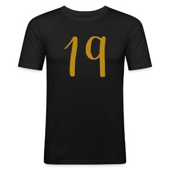 19 - Männer Slim Fit T-Shirt - Schwarz - Vorne - Nik (191cm)