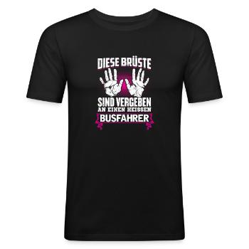 BUSFAHRER - Brüste - Männer Slim Fit T-Shirt - Schwarz - Vorne - Nik (191cm)