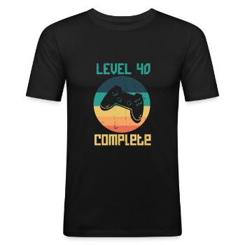 Level 40 Complete - Gamer Geschenkidee zum 40. - Männer Slim Fit T-Shirt - Schwarz - Vorne - Nik (191cm)