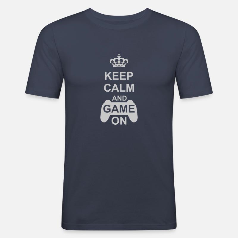 Keep Calm Game On - Männer Slim Fit T-Shirt - Navy