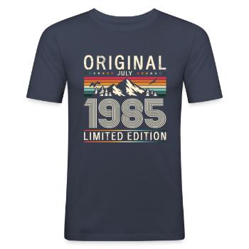 40. Geburtstag Original Juli Jahrgang 1985 - Männer Slim Fit T-Shirt - Navy - Vorne - Nik (191cm)