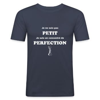 Je ne suis pas petit, je suis la perfection humour - T-shirt près du corps Homme - bleu marine - Devant - Nik (191cm)