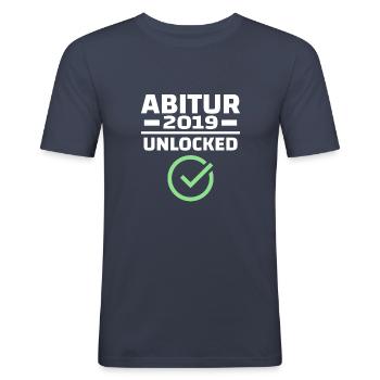 Abitur 2019 Abi Motto Sprüche Abschlussklasse AK19 - Männer Slim Fit T-Shirt - Navy - Vorne - Nik (191cm)