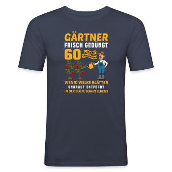 Garten Outfit für Gärtner zum 60. Geburtstag - Männer Slim Fit T-Shirt - Navy - Vorne - Nik (191cm)