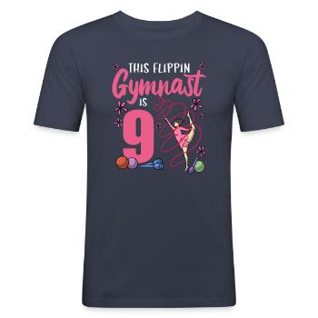 Dieser Flipping Turner ist 9 Gymnast Geburtstag - Männer Slim Fit T-Shirt - Navy - Vorne - Nik (191cm)