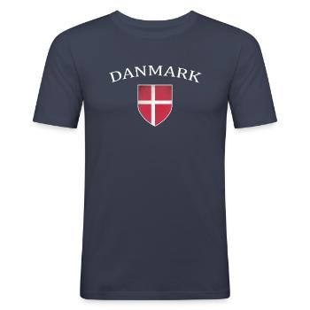 Danmark, Dänemark, - Männer Slim Fit T-Shirt - Navy - Vorne - Nik (191cm)