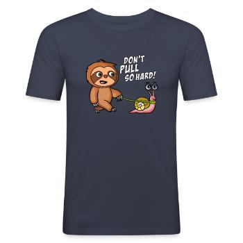 Don't pull so hard. Zieh nicht so. Helle Shirts - Männer Slim Fit T-Shirt - Navy - Vorne - Nik (191cm)