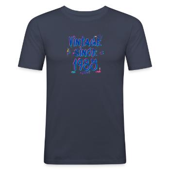 Vintage Since 1985 Graffiti Glitch 40ème anniversaire - T-shirt près du corps Homme - bleu marine - Devant - Nik (191cm)