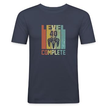 Level 40 complete Geburtstagsshirt Geschenk - Männer Slim Fit T-Shirt - Navy - Vorne - Nik (191cm)