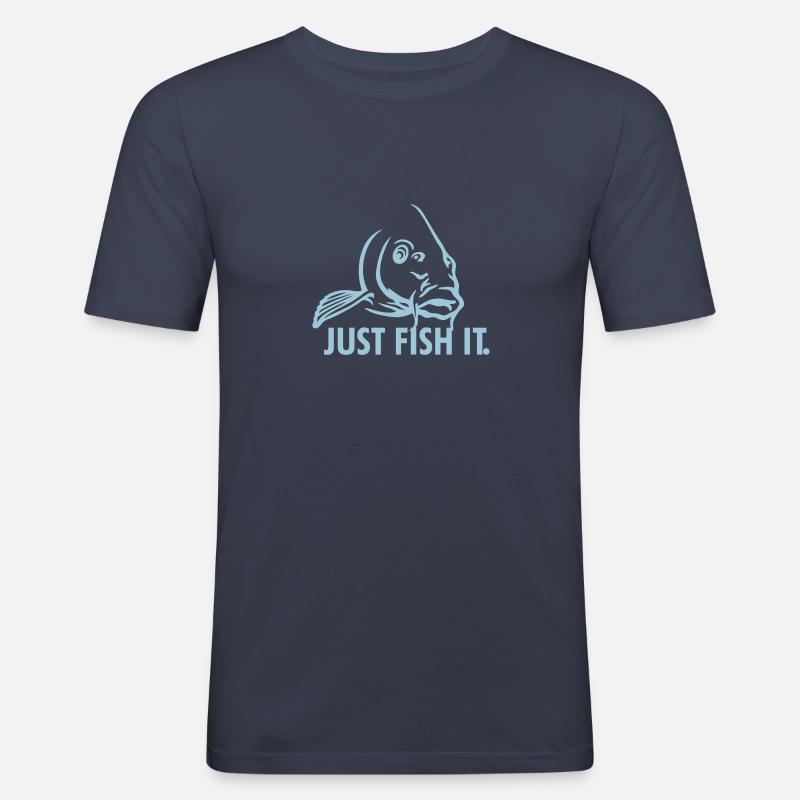 karpfen_just_fish_it - Männer Slim Fit T-Shirt - Navy